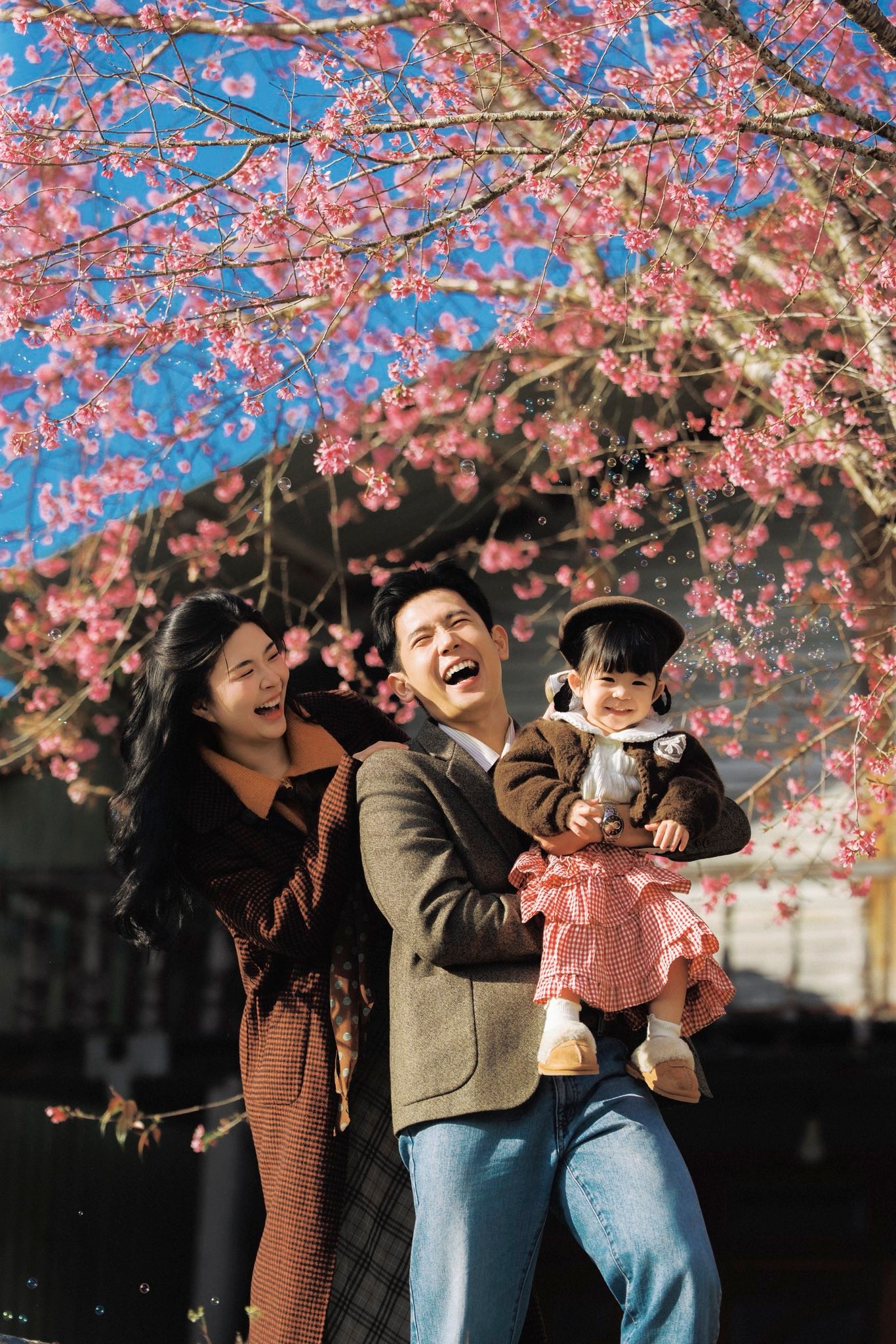 Cặp vợ chồng "gấp đôi visual": Bố bỉm chăm con khéo, yêu chiều vợ đúng chuẩn nam thần kiểu mới nhà nào cũng cần phải có - Ảnh 10.