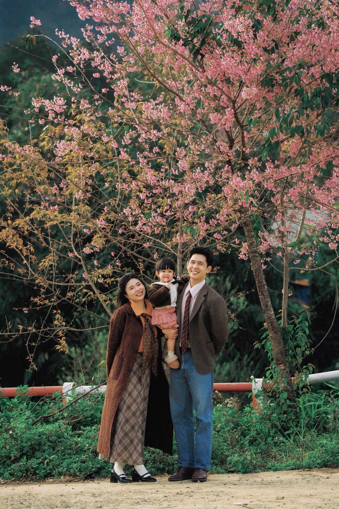 Cặp vợ chồng "gấp đôi visual": Bố bỉm chăm con khéo, yêu chiều vợ đúng chuẩn nam thần kiểu mới nhà nào cũng cần phải có - Ảnh 8.