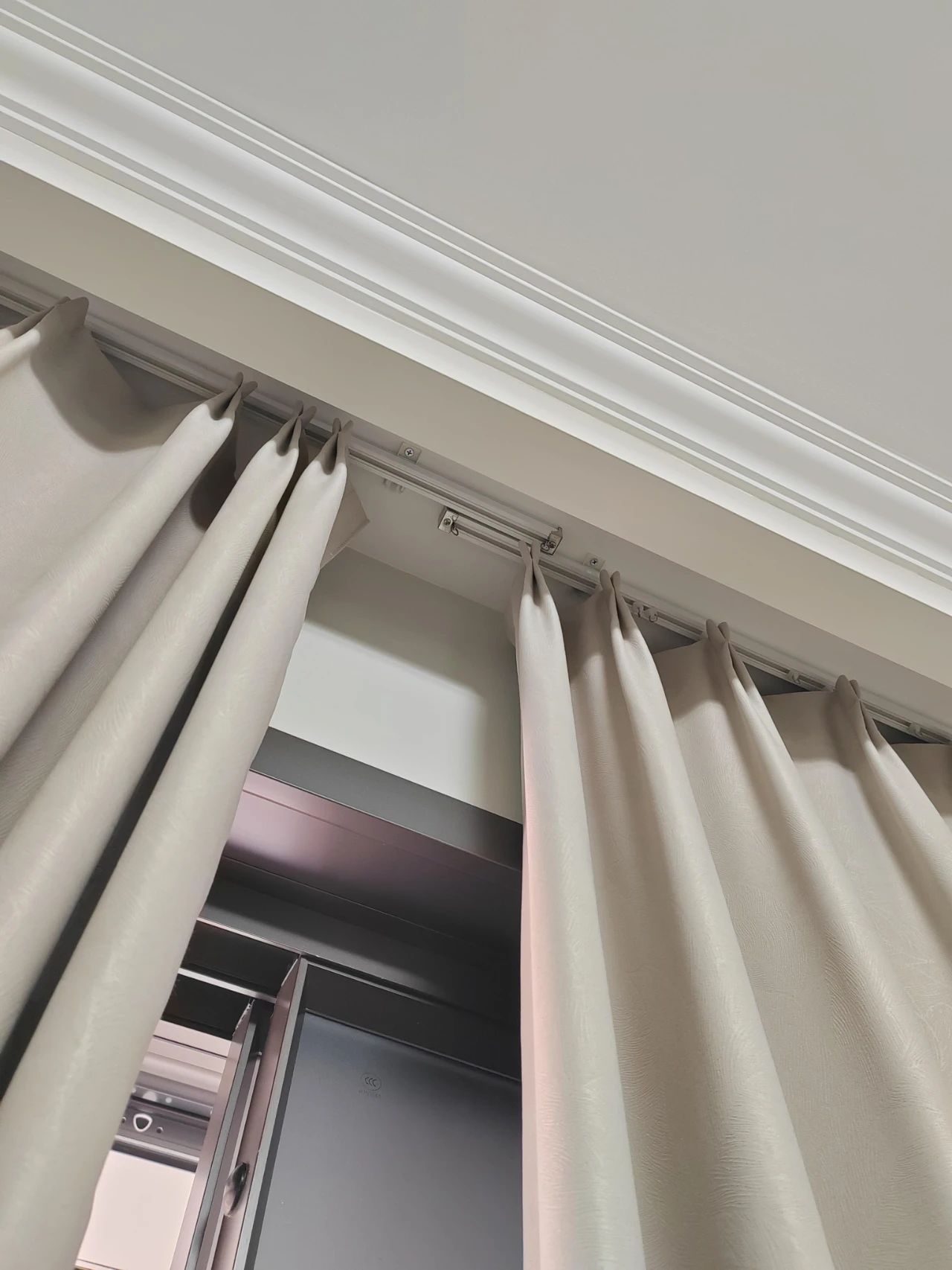 7 thiết kế phòng ngủ tưởng hợp lý nhưng ở lâu mới thấy không khác gì "cái bẫy", rất nhiều gia đình đang mắc mà không biết- Ảnh 2.