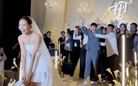 Hành động bất ngờ của Văn Toàn trong đám cưới MC Mù Tạt- Ảnh 1.