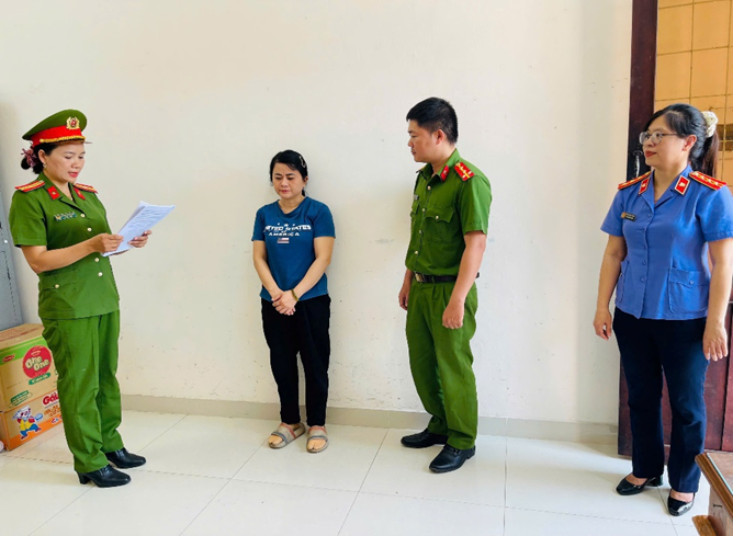 Bắt tạm giam nữ chủ hụi lừa đảo chiếm đoạt 14 tỉ đồng tại Đắk Lắk - Ảnh 1.