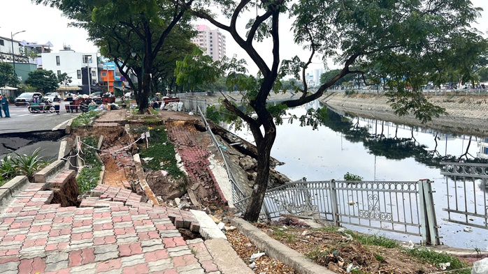 TPHCM: Cần 100 tỉ đồng khẩn cấp xử lý đường lún sụp ven kênh Tàu Hủ- Ảnh 1.