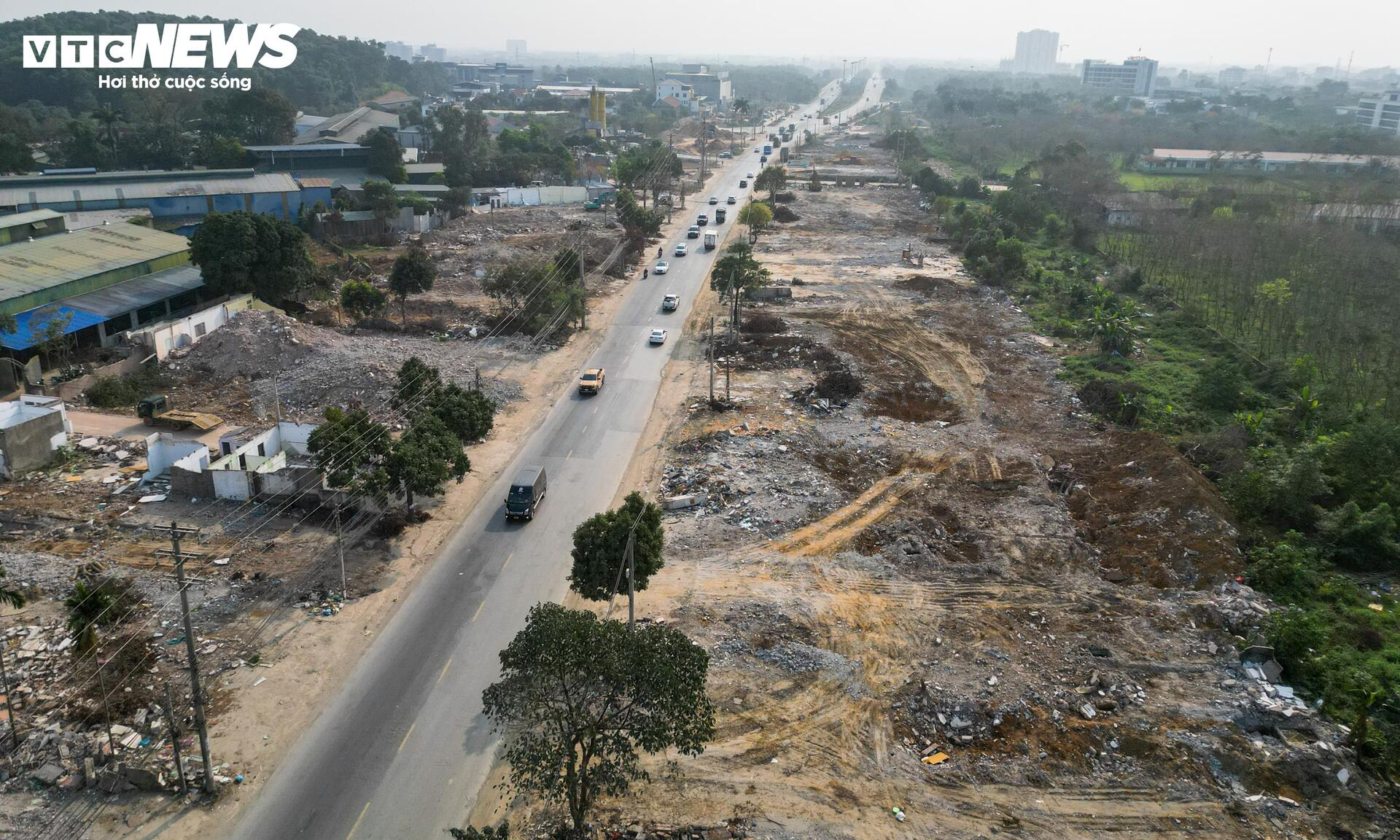 Mục sở thị công trường cao tốc 5.200 tỷ đồng nối đại lộ dài nhất Việt Nam- Ảnh 12.