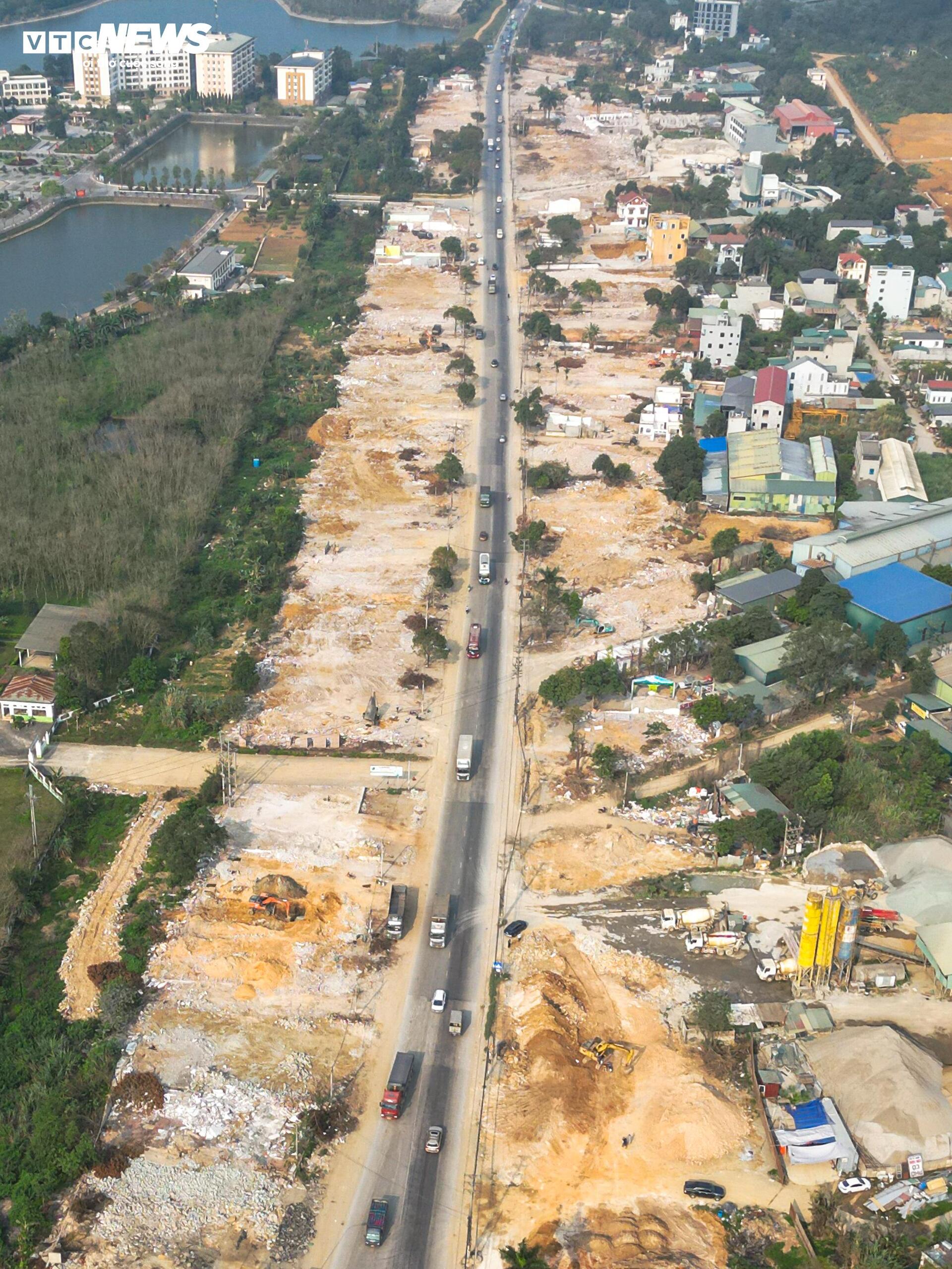 Mục sở thị công trường cao tốc 5.200 tỷ đồng nối đại lộ dài nhất Việt Nam- Ảnh 3.