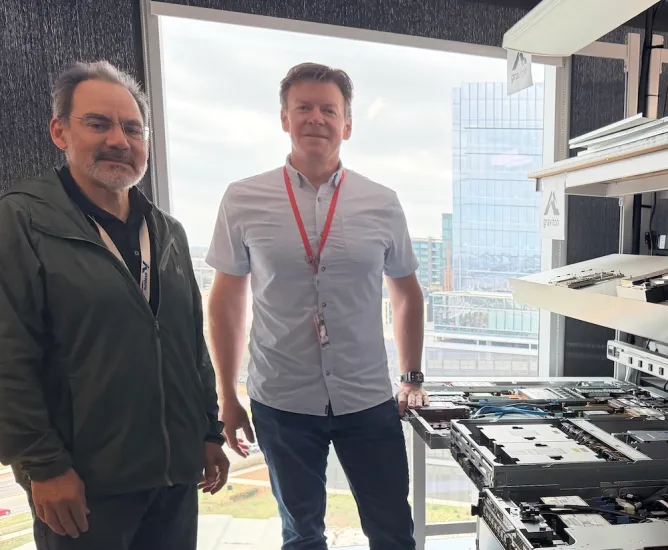 Công nghệ 23/3: iPhone gặp khó khi nâng cấp camera, Amazon hé lộ chip Trainium- Ảnh 3.