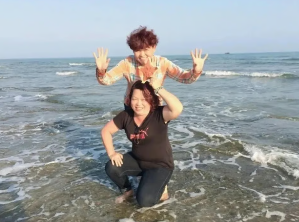 photo-1774252225946 photo-1774252225946