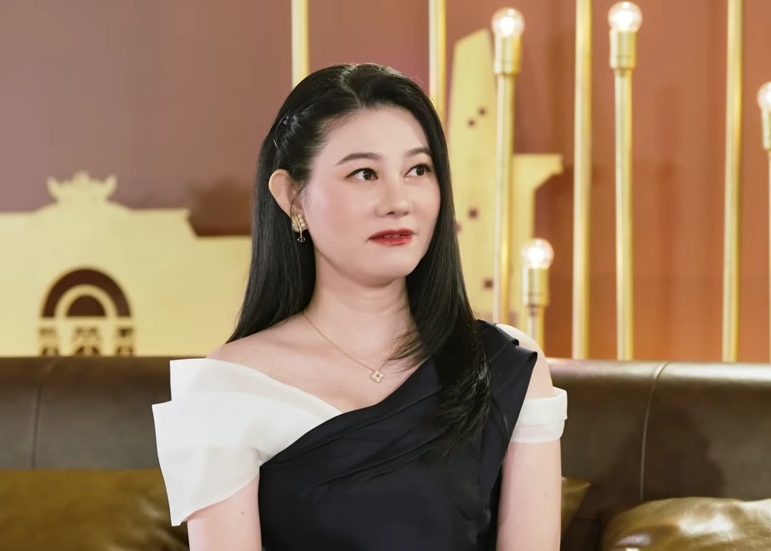 Nữ NSND bí ẩn nhất showbiz: "Tôi sống như vậy để an toàn hơn"- Ảnh 1.