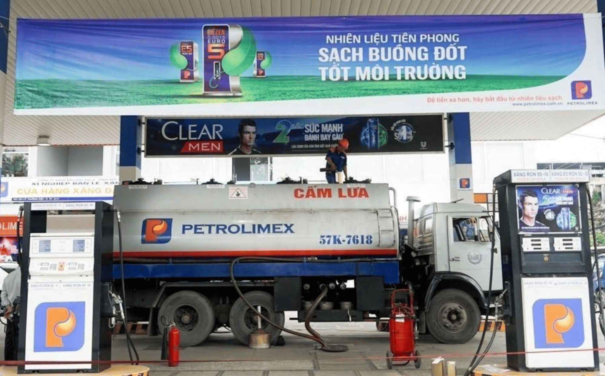 Giảm thuế nhập khẩu xăng dầu về 0%: Cú hích tài khóa hạ nhiệt thị trường- Ảnh 4. Giảm thuế nhập khẩu xăng dầu về 0%: Cú hích tài khóa hạ nhiệt thị trường- Ảnh 4.