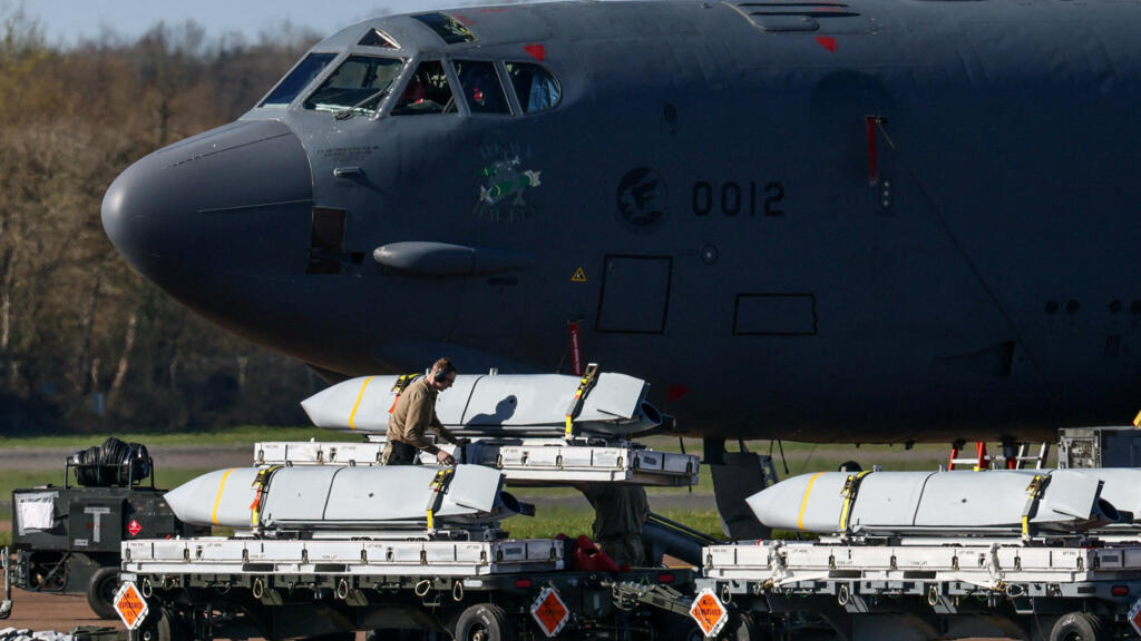 Một thứ biến mất vĩnh viễn sau mỗi quả tên lửa bắn ra: Xung đột với Iran làm lộ 'nút thắt cổ chai' của Mỹ- Ảnh 1.