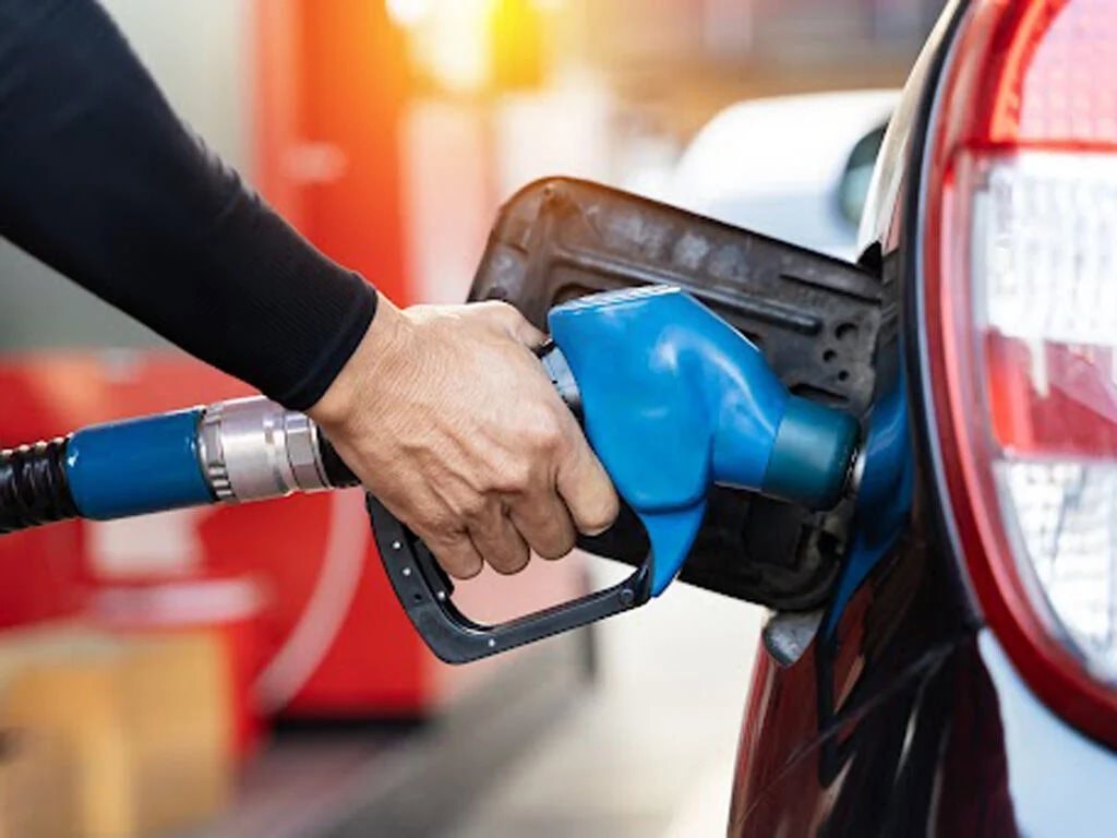 Giá xăng tăng lên gần 80.000 đồng/lít, quốc gia nhỏ nhất Đông Nam Á ứng phó thế nào với khủng hoảng?- Ảnh 3.