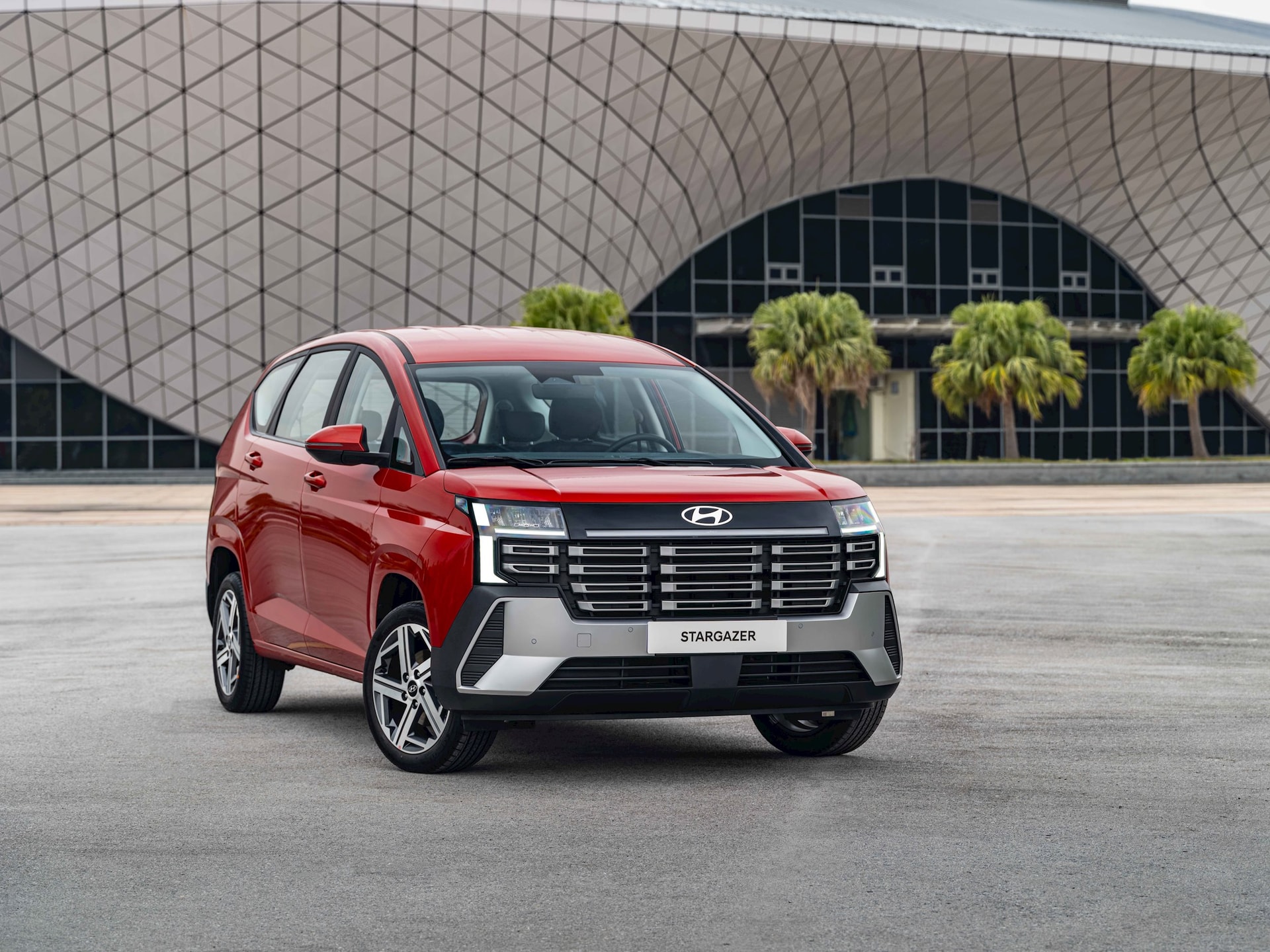 Hyundai Stargazer mới ra mắt tại Việt Nam: Thiết kế lột xác, giá từ 569 triệu đồng đấu Xpander - Ảnh 1.