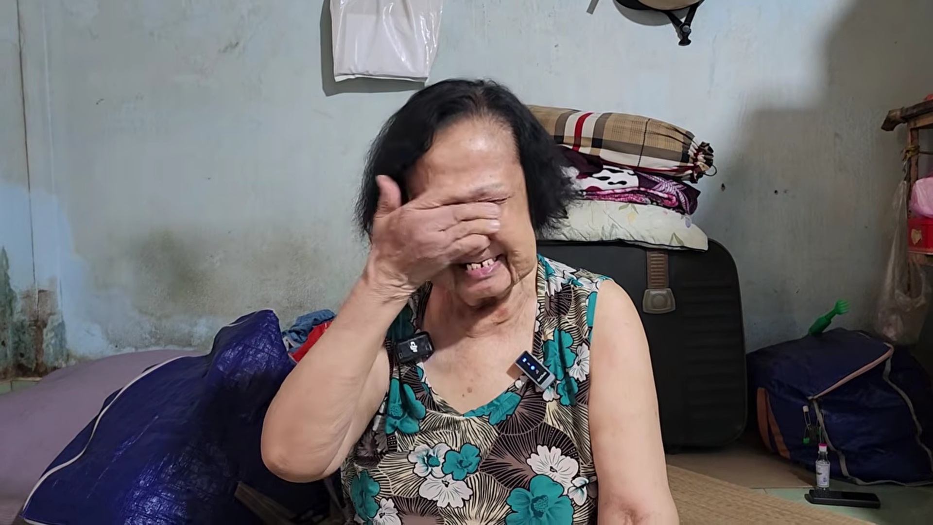 Nữ nghệ sĩ 70 tuổi không có gạo ăn, bật khóc: "Tiền Kim Tử Long cho hết sạch rồi"- Ảnh 2.