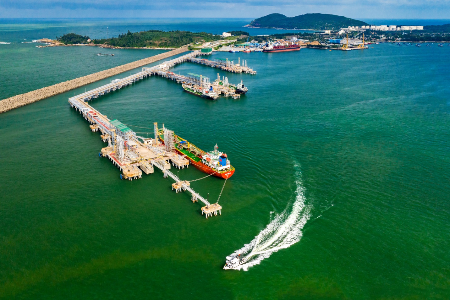 Quảng Ngãi: Từ thủ phủ công nghiệp miền Trung đến điểm sáng hạ tầng đô thị và dịch vụ - Ảnh 5.