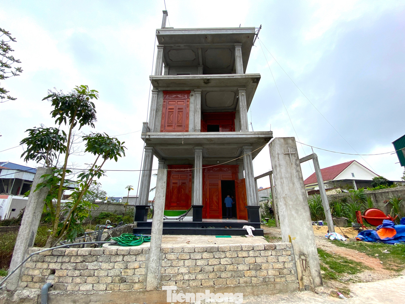 Bất ngờ về người đàn ông mù rong ruổi bán tăm, xây căn nhà 5 tỷ đồng- Ảnh 7.