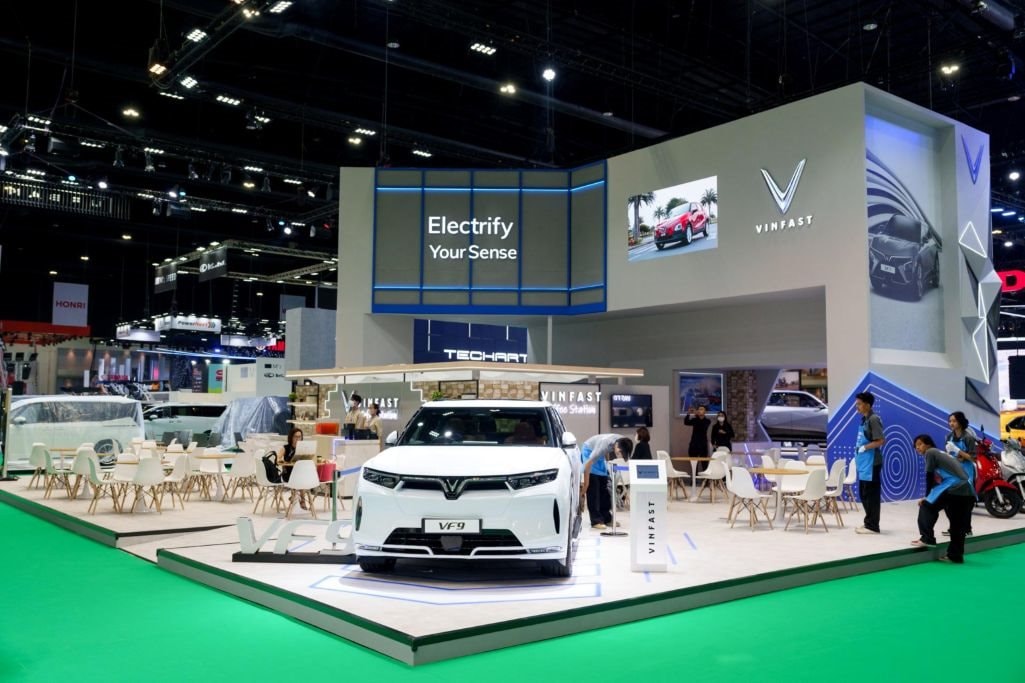 Giá xăng dầu nhảy múa vì căng thẳng Iran: Xe điện 'lên ngôi' tại Đông Nam Á, có ông lớn hạ giá bán lên tới hơn 12.000 USD/1 xe - Ảnh 1.