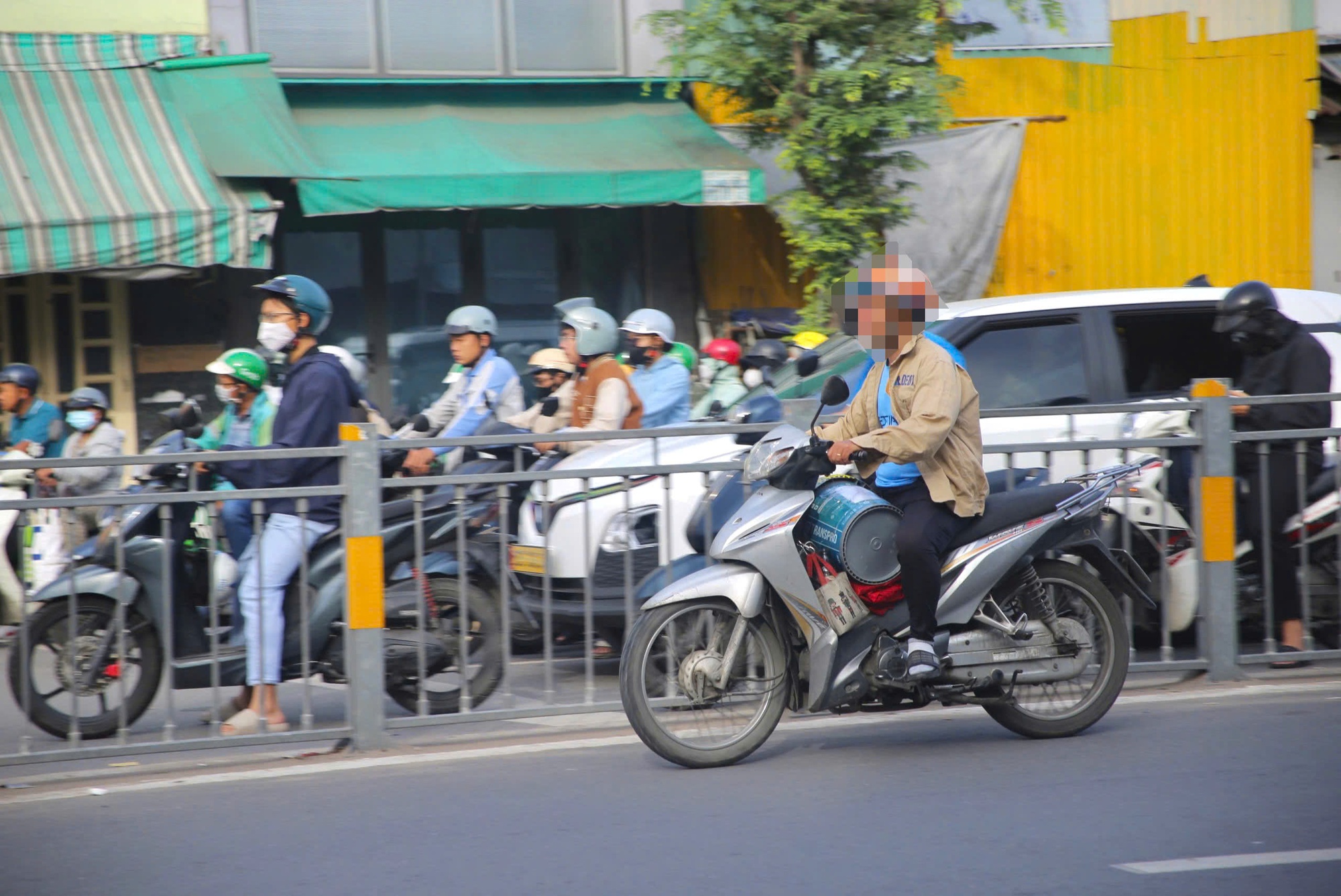 Tra cứu danh sách xe máy đi ngược chiều ở TPHCM - Ảnh 1.