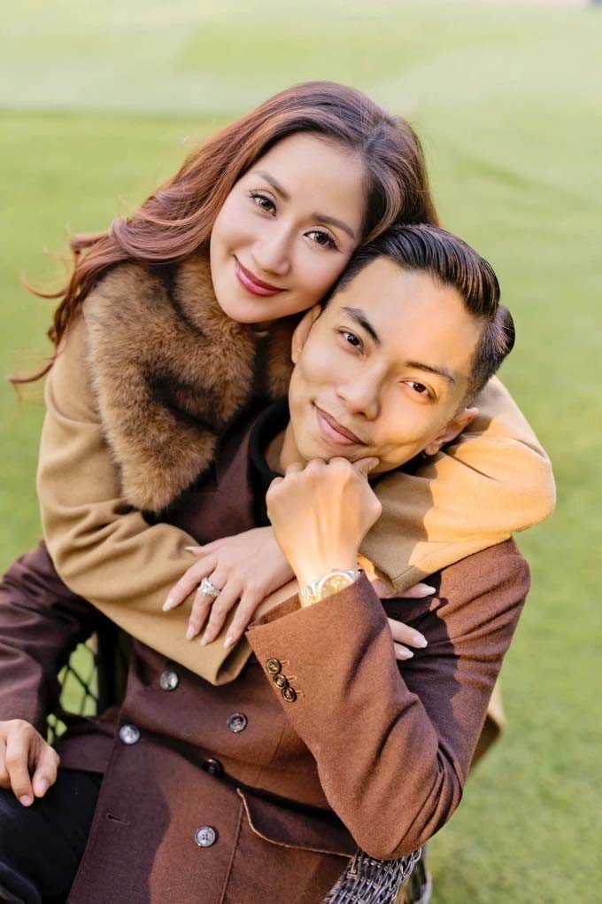 Nhà riêng trăm tỷ của Phan Hiển - Khánh Thi: Rộng 800m² nằm sát mặt đường lớn, oách đến nỗi ai đi ngang cũng ngoái nhìn- Ảnh 1.