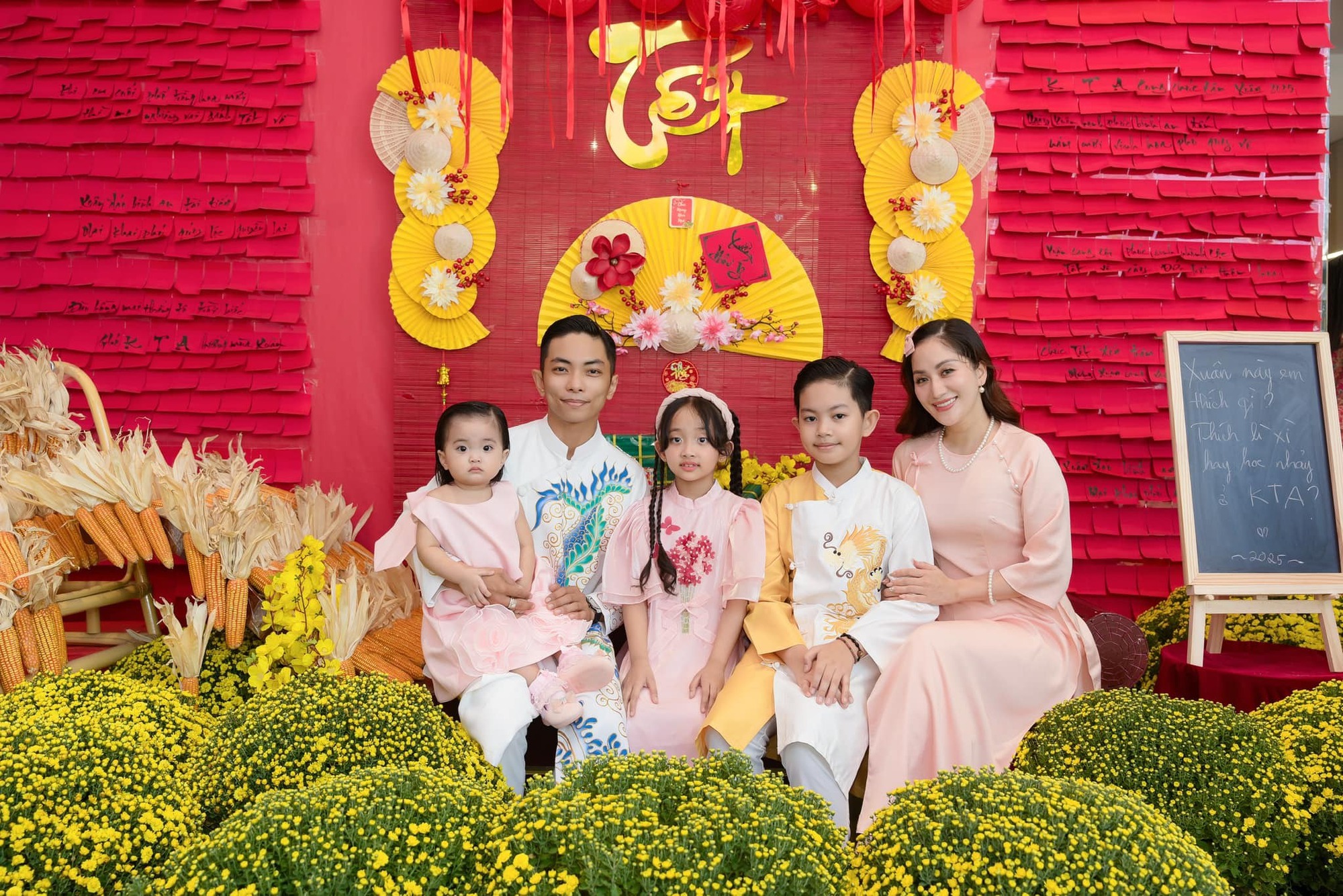 Nhà riêng trăm tỷ của Phan Hiển - Khánh Thi: Rộng 800m² nằm sát mặt đường lớn, oách đến nỗi ai đi ngang cũng ngoái nhìn- Ảnh 5.