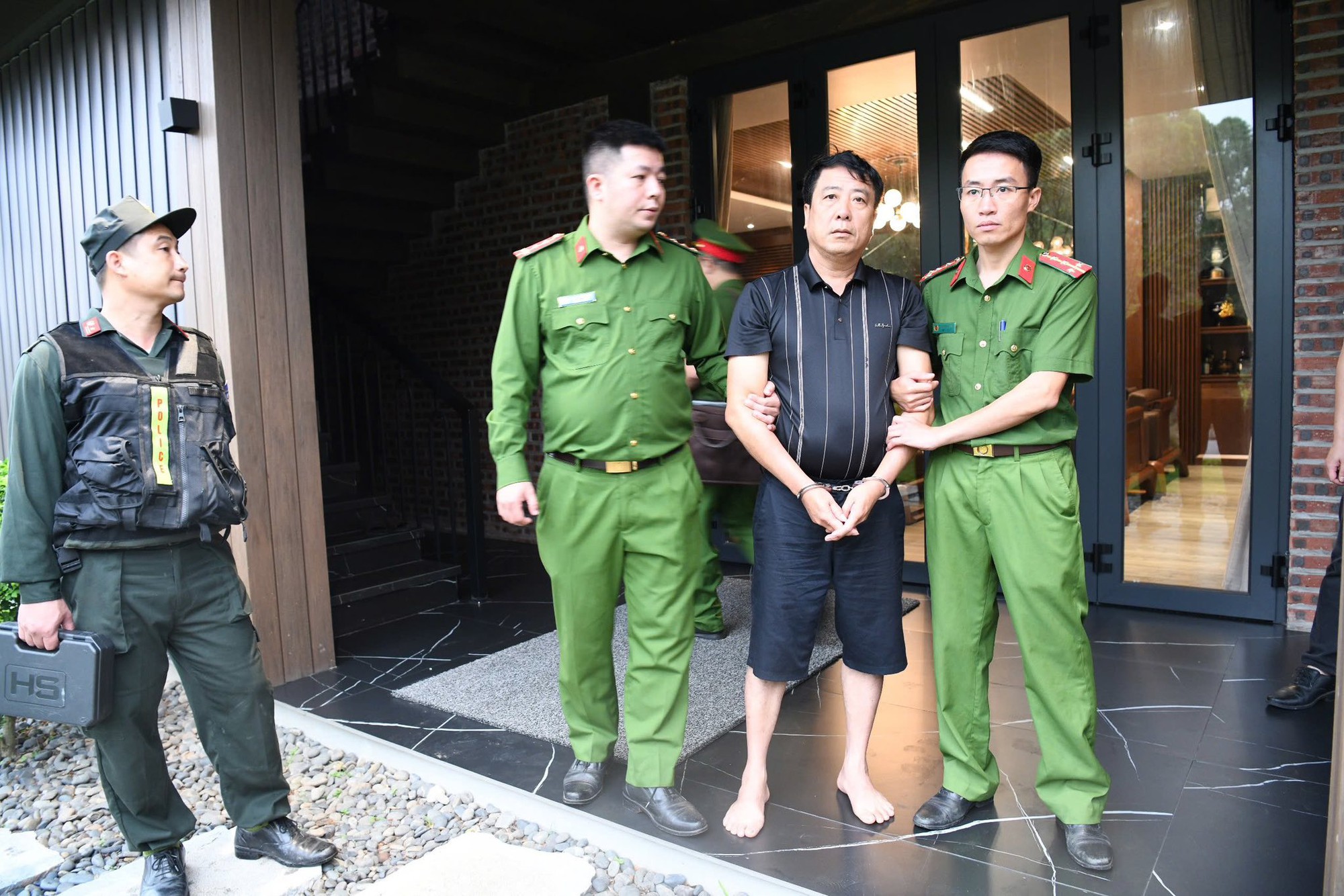 Chân dung 10 Giám đốc, Phó Giám đốc, kế toán vừa bị Công an bắt khẩn cấp trong chuyên án đặc biệt lớn - Ảnh 6.