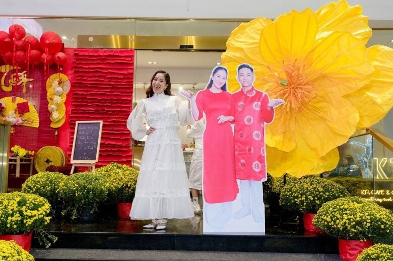 Nhà riêng trăm tỷ của Phan Hiển - Khánh Thi: Rộng 800m² nằm sát mặt đường lớn, oách đến nỗi ai đi ngang cũng ngoái nhìn- Ảnh 4.