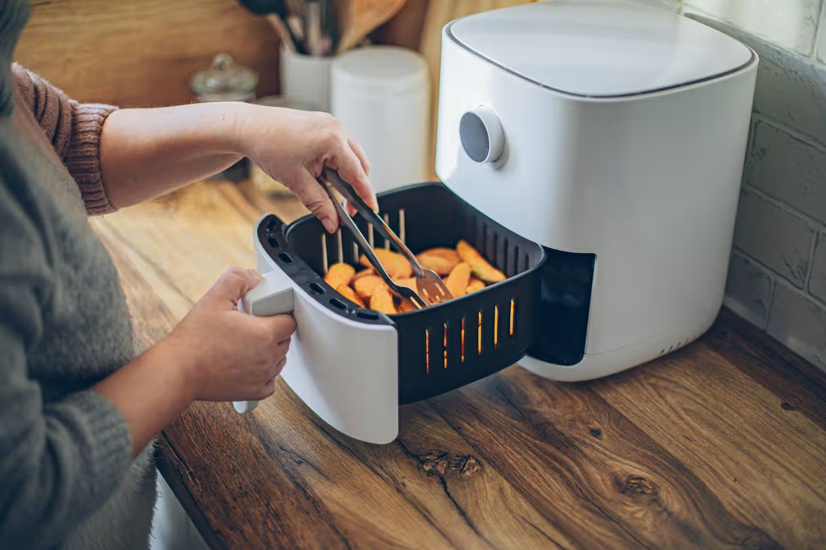 Lính cứu hỏa cảnh báo người dùng nồi chiên không dầu- Ảnh 1.