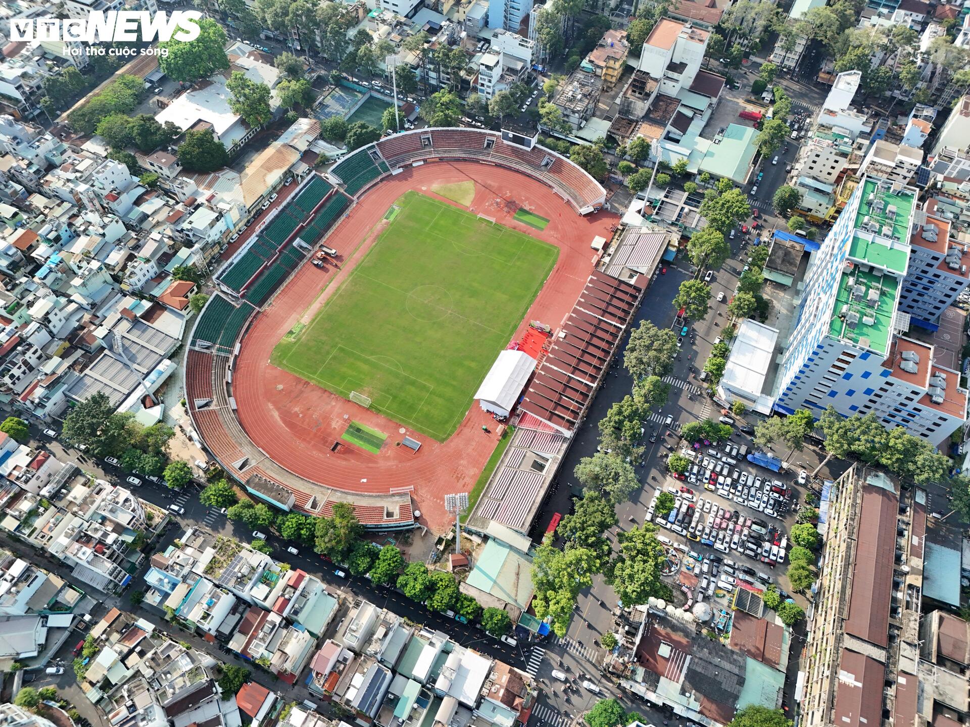 Cận cảnh sân vận động vừa được khởi công cải tạo gần 320 tỷ đồng- Ảnh 13.