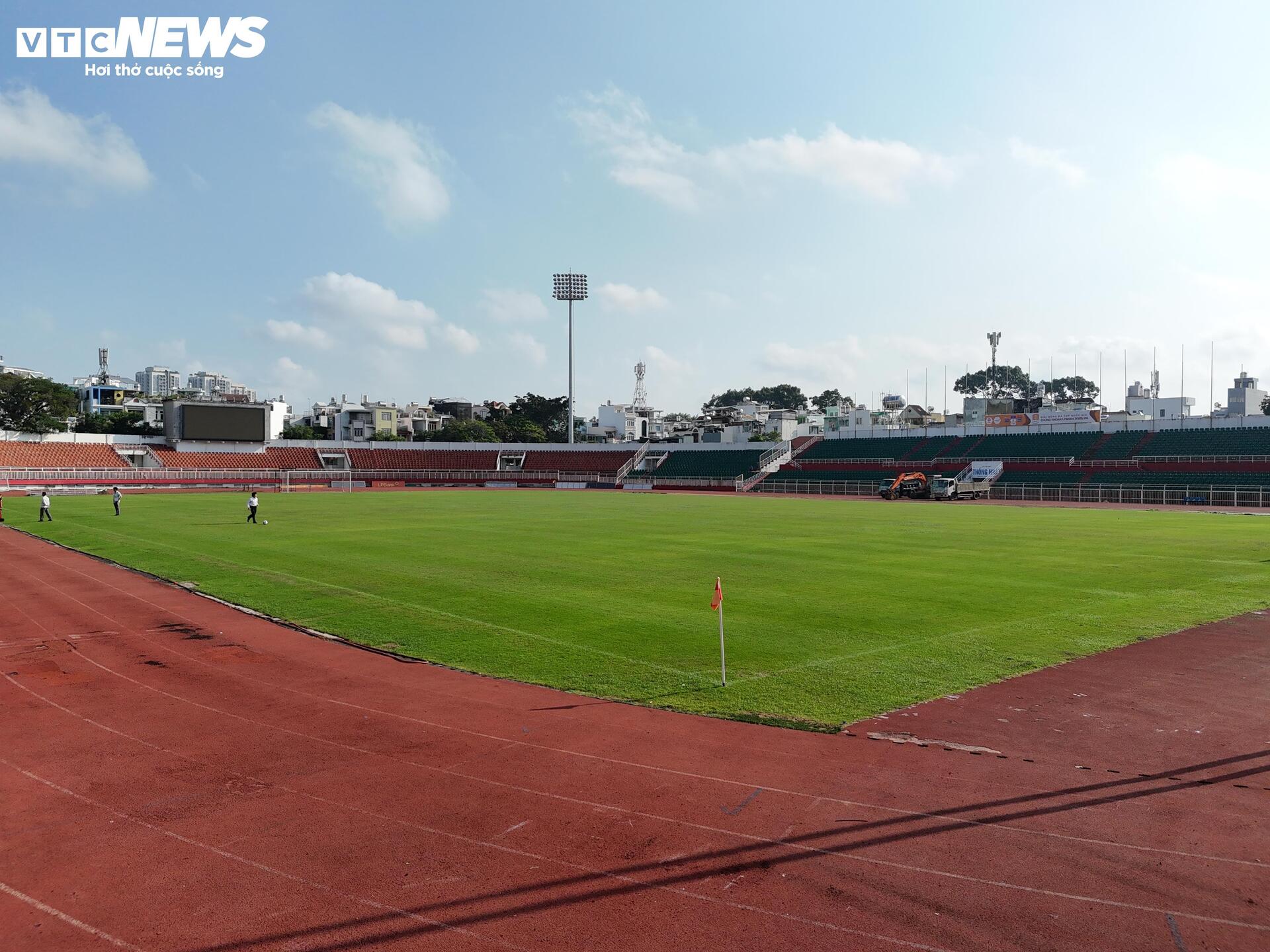 Cận cảnh sân vận động vừa được khởi công cải tạo gần 320 tỷ đồng- Ảnh 11.