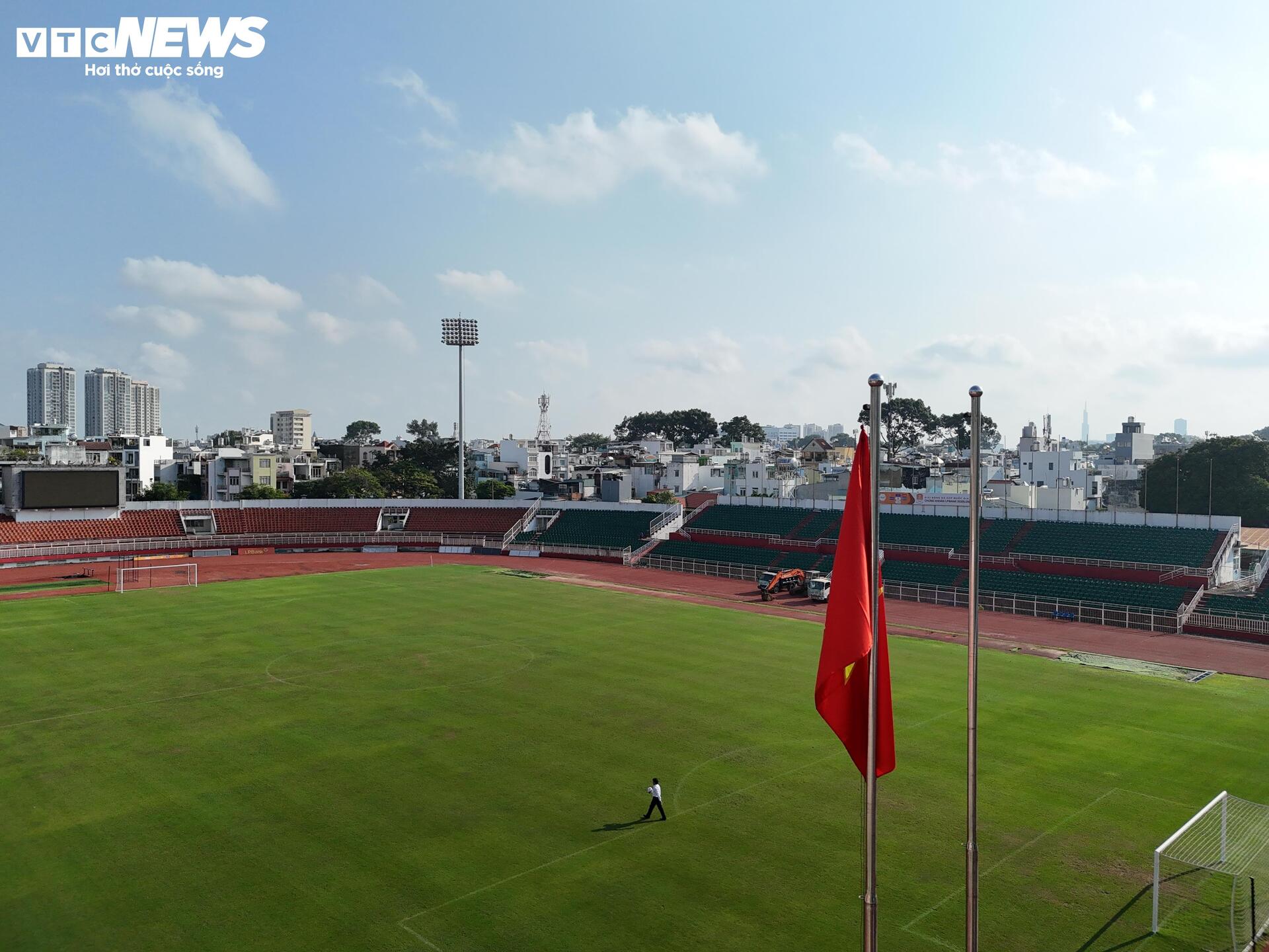 Cận cảnh sân vận động vừa được khởi công cải tạo gần 320 tỷ đồng- Ảnh 5.