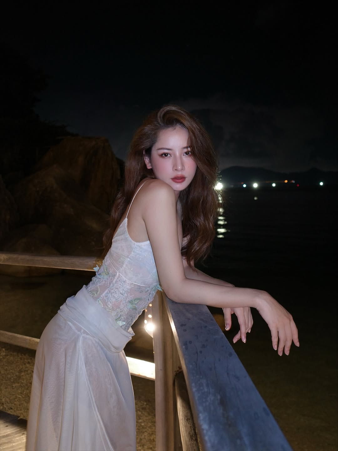 Chi Pu "xả suộc" ảnh hè: Ngắm 100 lần vẫn sốc visual đệ nhất mỹ nhân, cùng gu thời trang xịn đét- Ảnh 6.