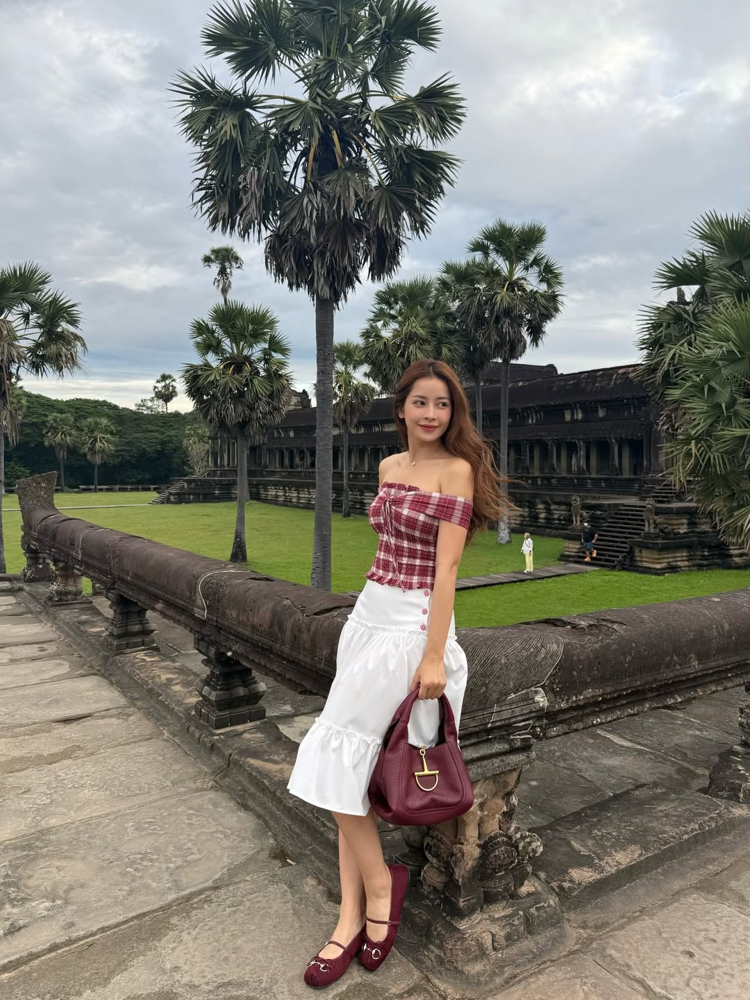 Chi Pu "xả suộc" ảnh hè: Ngắm 100 lần vẫn sốc visual đệ nhất mỹ nhân, cùng gu thời trang xịn đét- Ảnh 10.