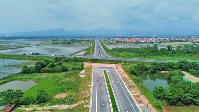 Nghi vấn nhân sự "không liên quan" trong liên danh trúng gói thầu 16,5 tỉ đồng ở Quảng Trị - Ảnh 1.