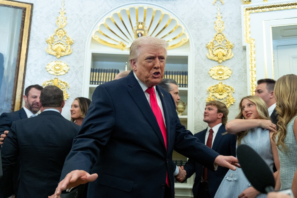 Tổng thống Mỹ Trump cảnh báo Iran nghiêm túc trước khi quá muộn, Trung Quốc nhìn thấy ‘tia hy vọng’- Ảnh 1.