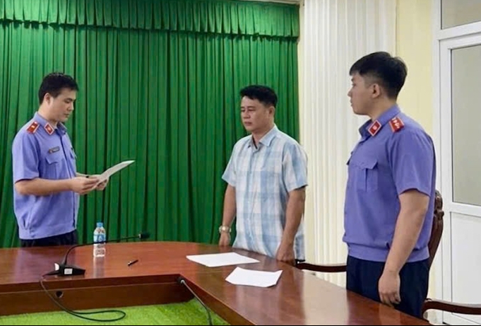 Khởi tố nguyên Phó Thủ trưởng vụ tai nạn Vĩnh Long khiến nữ sinh tử vong - Ảnh 1.