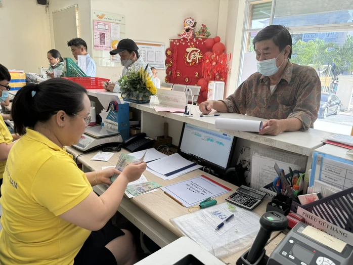 Lương hưu trước áp lực giá cả: Tăng sao để không ai bị bỏ lại? - Ảnh 1.