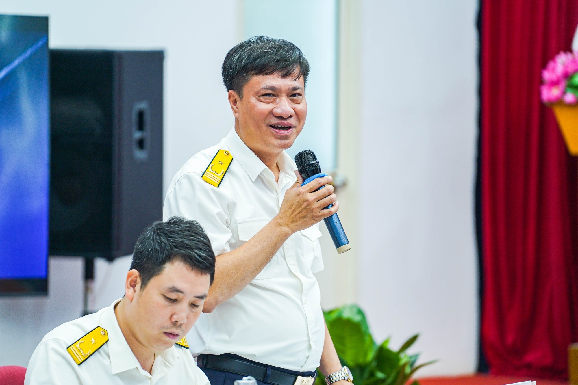 Phó Trưởng Thuế TP Hà Nội: Hộ kinh doanh có thể làm sổ sách bằng Excel hoặc ghi chép thủ công - Ảnh 1.