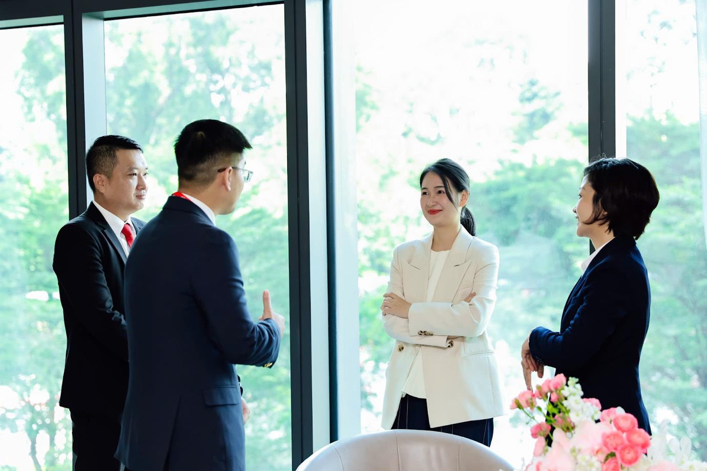 Trần Hồng Tuyển – Nữ quản lý kinh doanh với gần 10 năm gắn bó với BĐS cao cấp - Ảnh 1. Trần Hồng Tuyển – Nữ quản lý kinh doanh với gần 10 năm gắn bó với BĐS cao cấp - Ảnh 1.