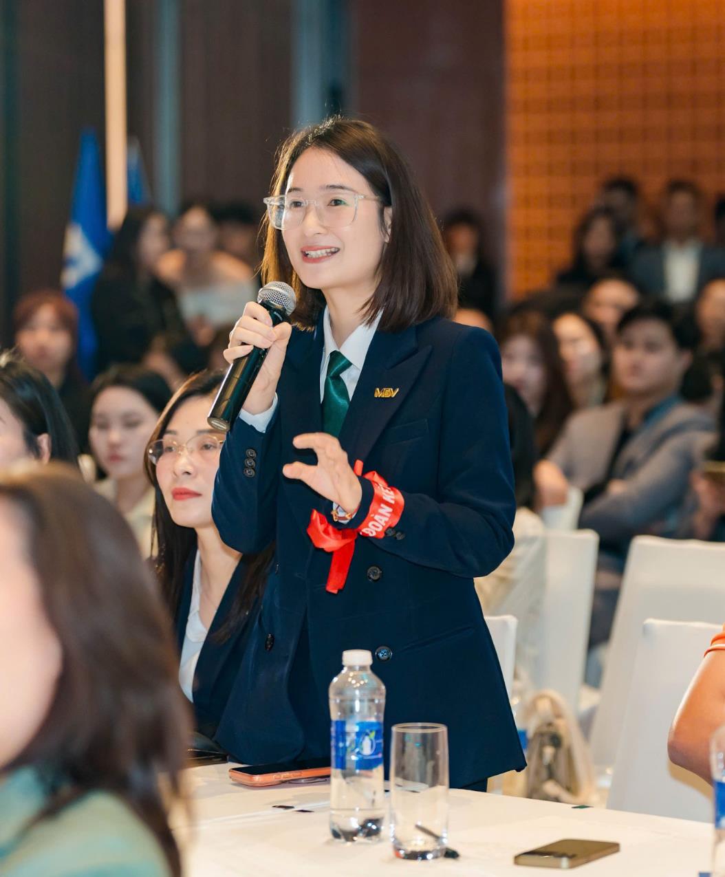 Trần Hồng Tuyển – Nữ quản lý kinh doanh với gần 10 năm gắn bó với BĐS cao cấp - Ảnh 2. Trần Hồng Tuyển – Nữ quản lý kinh doanh với gần 10 năm gắn bó với BĐS cao cấp - Ảnh 2.