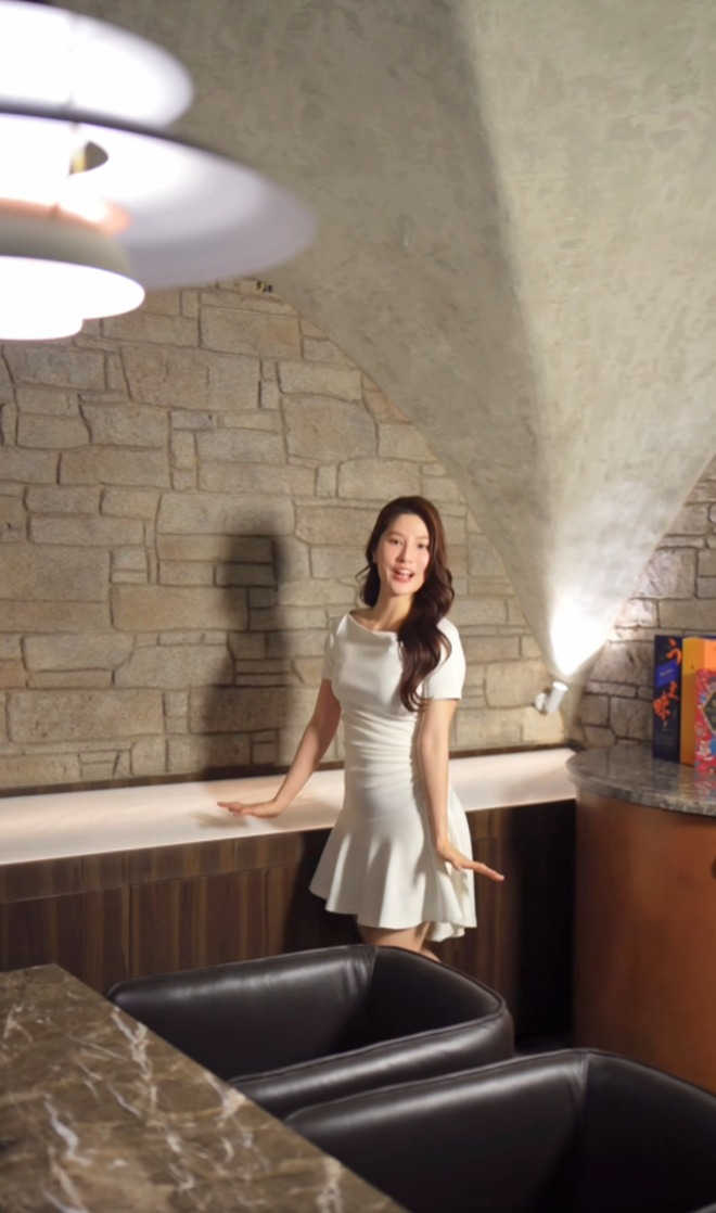 Cuộc sống xa xỉ của hội mỹ nhân Vbiz sinh năm 1990: Ninh Dương Lan Ngọc ở biệt thự hạng sang, Huyền Lizzie sống chill trong căn hộ đẹp như Pinterest- Ảnh 29.