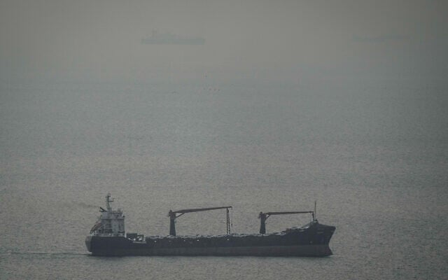 Hé lộ “món quà” Iran gửi Tổng thống Donald Trump - Ảnh 2.