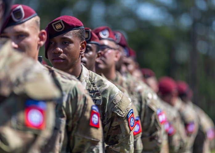 Lầu Năm Góc xác nhận triển khai bộ binh đến Trung Đông, Iran lên tiếng về kế hoạch ngừng bắn - Ảnh 1.