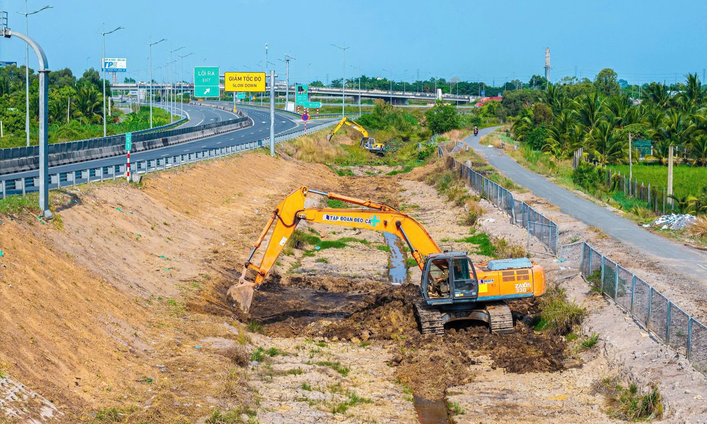 'Khát' vật liệu, dự án giao thông trọng điểm lo rủi ro tiến độ- Ảnh 1.