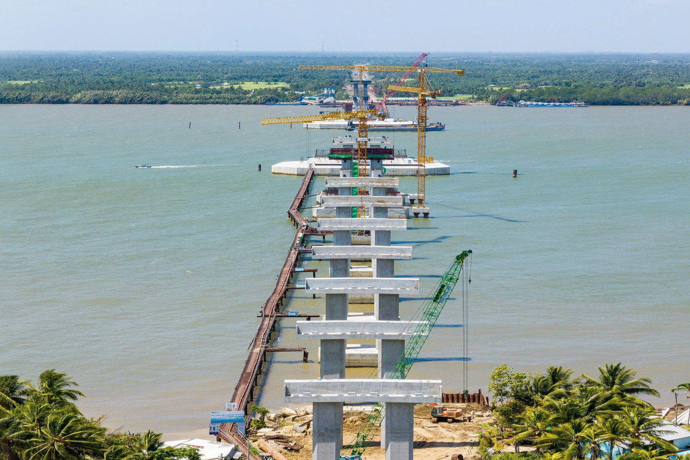 'Khát' vật liệu, dự án giao thông trọng điểm lo rủi ro tiến độ- Ảnh 2.