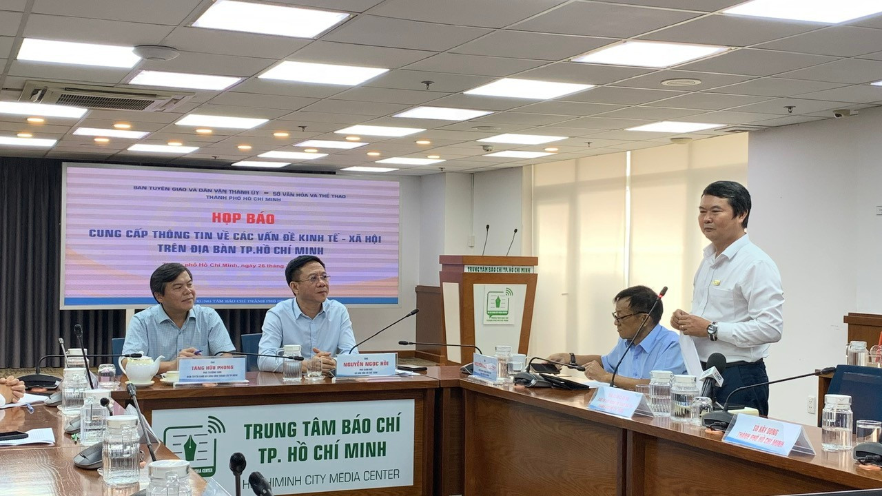 Đại dự án tại TP.HCM thiếu nghiêm trọng nhựa đường và cát để thi công- Ảnh 2.