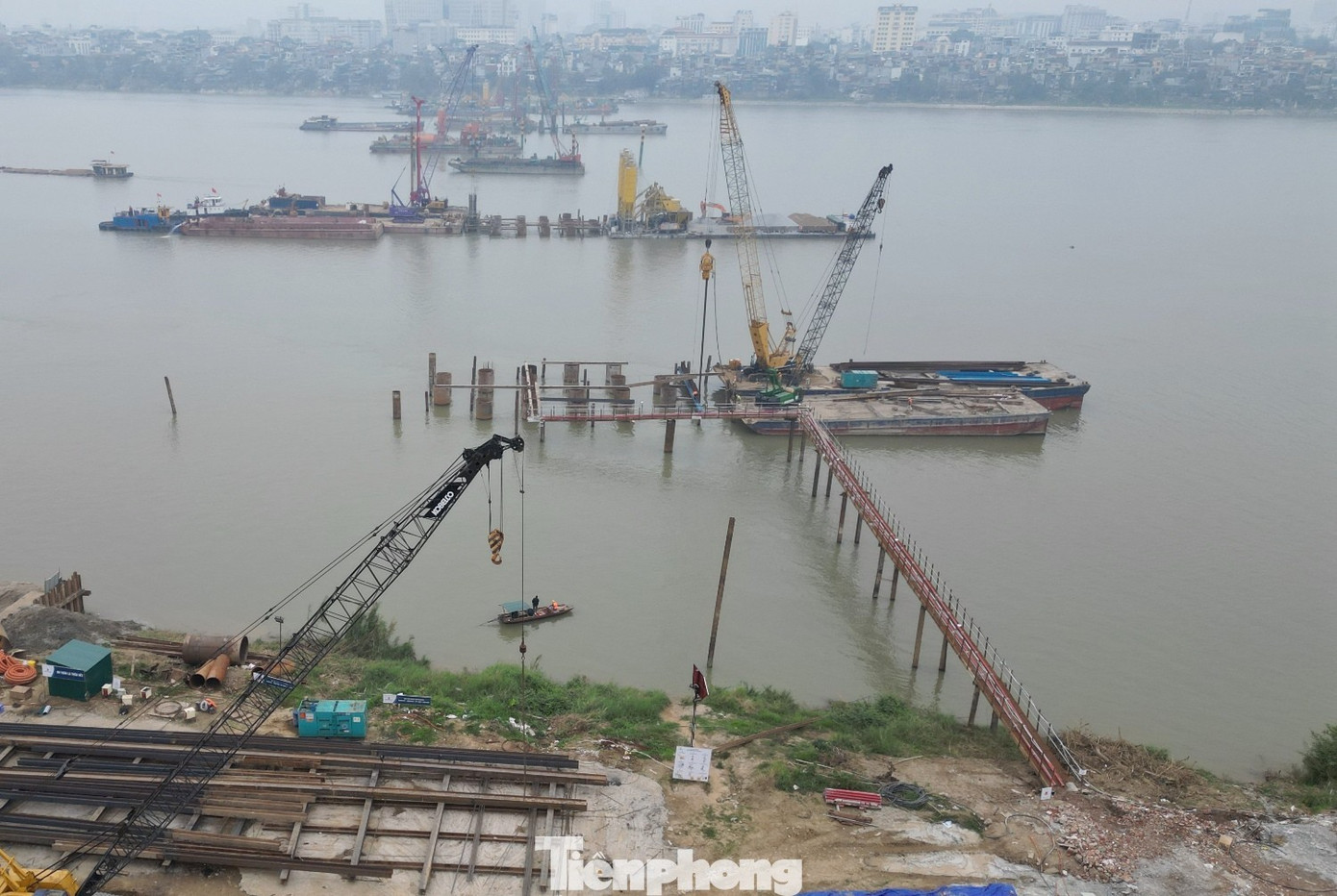 3 cầu qua sông Hồng có nguy cơ chậm tiến độ: Hà Nội sẽ xem xét trách nhiệm người đứng đầu- Ảnh 1.