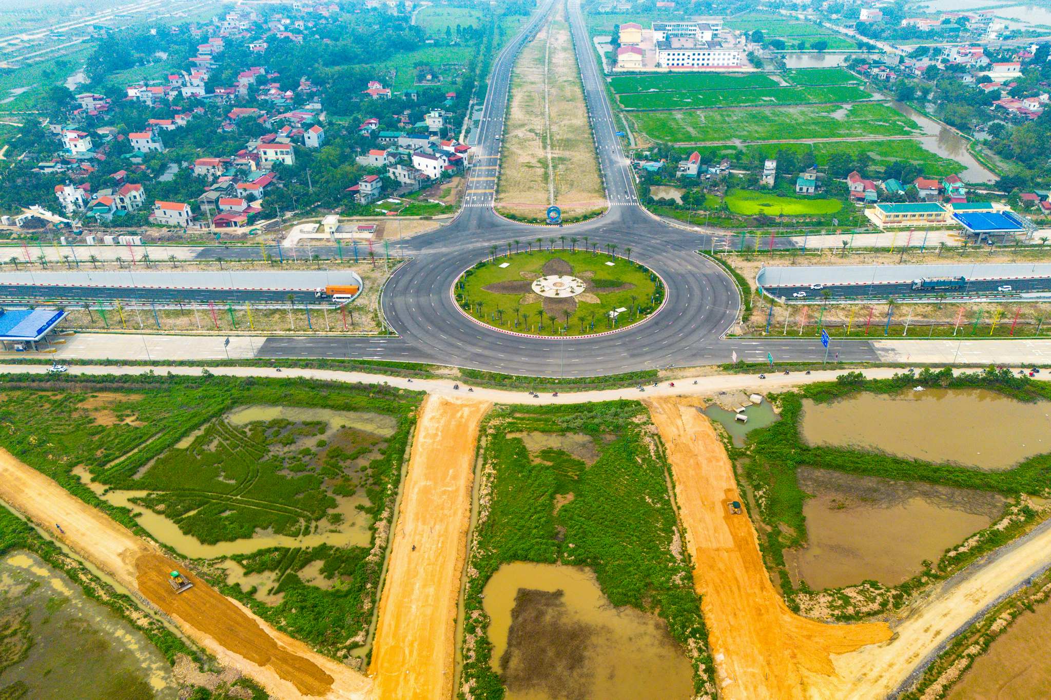 Toàn cảnh nút giao có tốc độ cao nhất Việt Nam: 1.400 tỷ vốn mồi khơi thông đại dự án 35.000 tỷ của Sun Group - Ảnh 5.