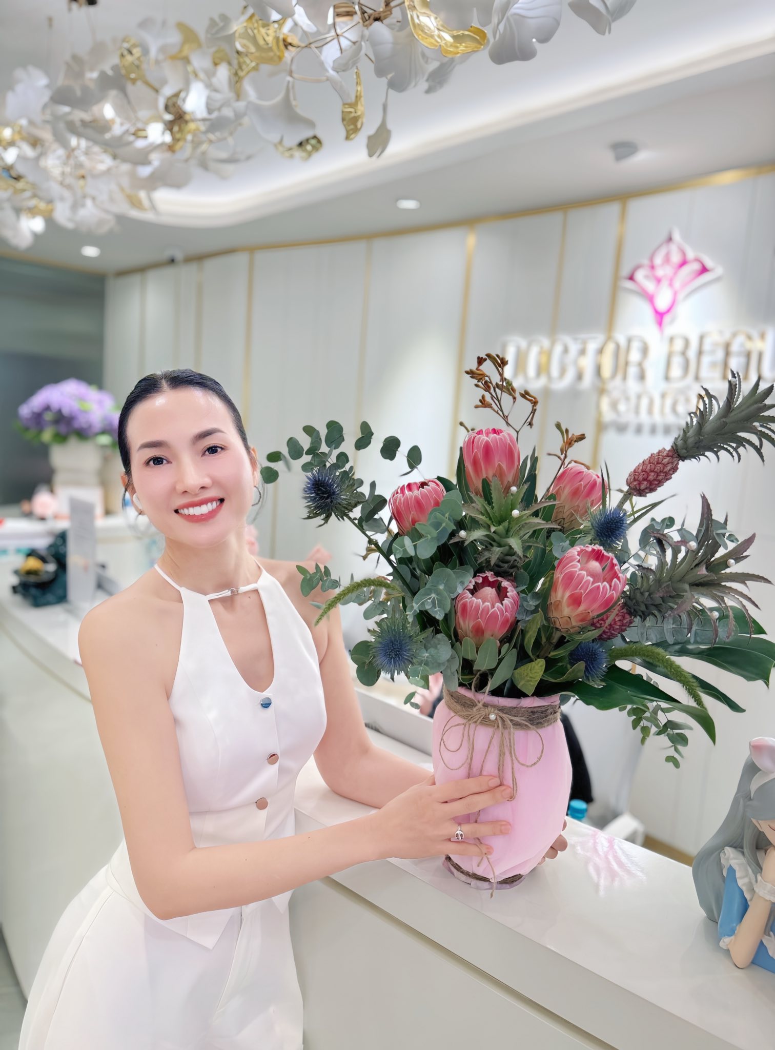 Nữ nghệ sĩ là mẹ đơn thân, U45 vẫn đẹp rực rỡ, có bạn trai yêu mến nhưng không cưới- Ảnh 3.