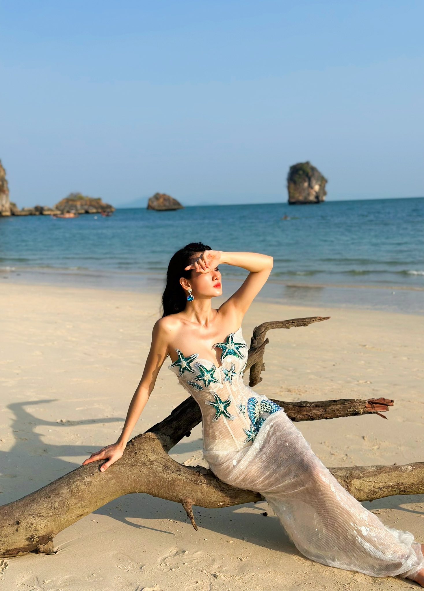 Nữ nghệ sĩ là mẹ đơn thân, U45 vẫn đẹp rực rỡ, có bạn trai yêu mến nhưng không cưới- Ảnh 5.