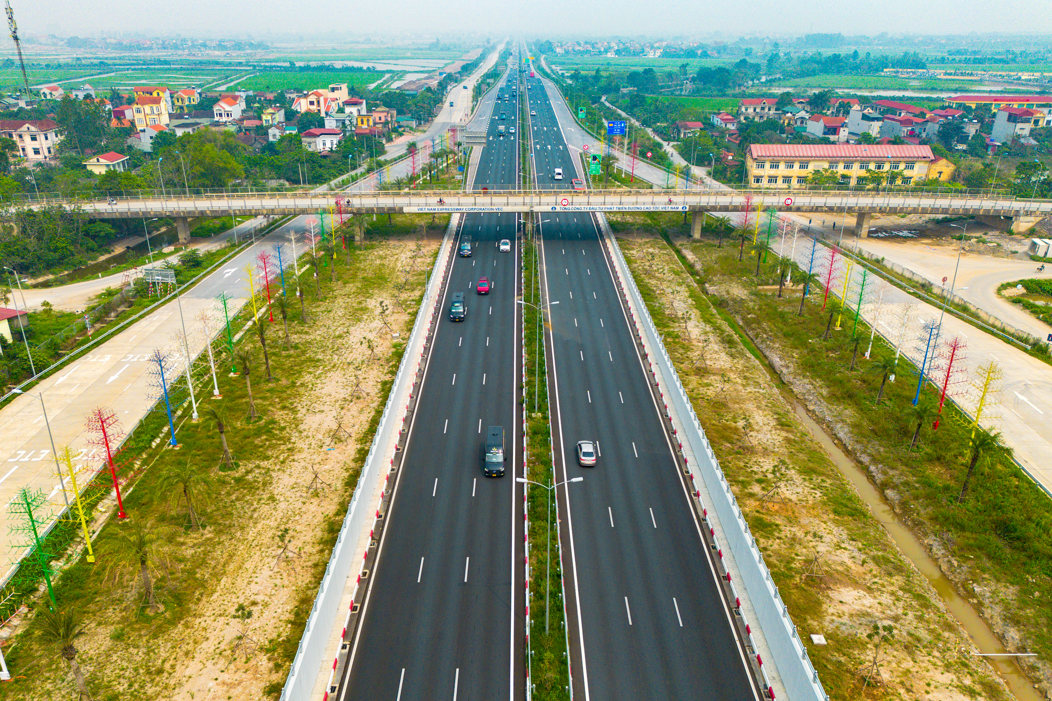 Toàn cảnh nút giao có tốc độ cao nhất Việt Nam: 1.400 tỷ vốn mồi khơi thông đại dự án 35.000 tỷ của Sun Group - Ảnh 8.