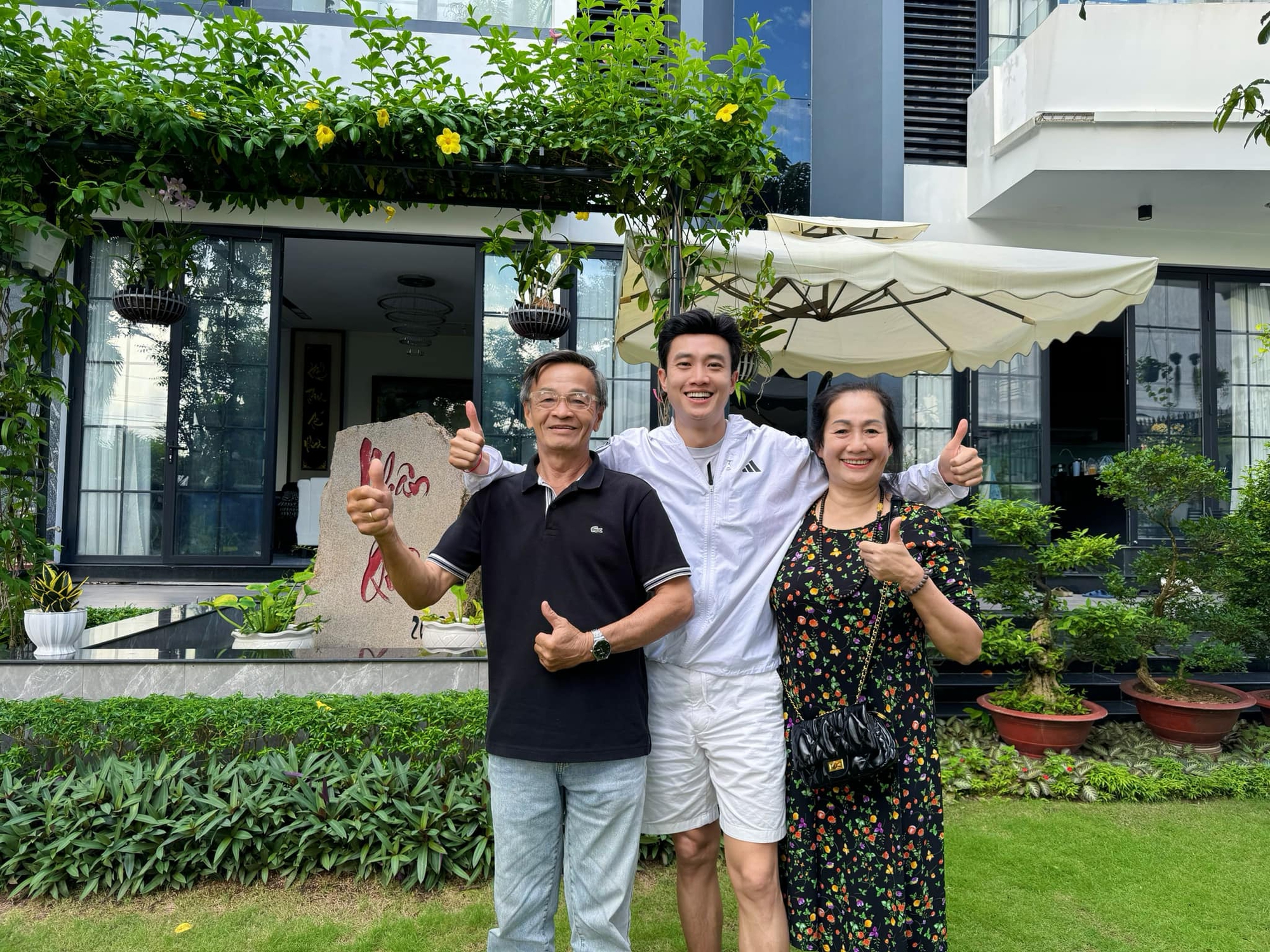 Dàn "nam thần Vbiz" không chỉ đẹp trai mà còn sở hữu cơ ngơi đáng mơ ước: Người ở biệt thự 40 tỷ, người chọn sống tối giản - Ảnh 43.