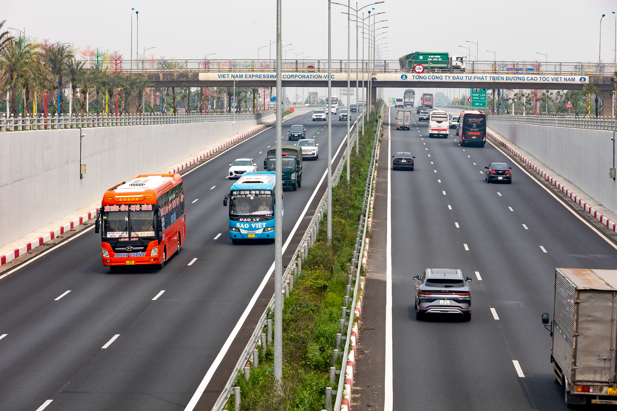 Toàn cảnh nút giao có tốc độ cao nhất Việt Nam: 1.400 tỷ vốn mồi khơi thông đại dự án 35.000 tỷ của Sun Group - Ảnh 9.